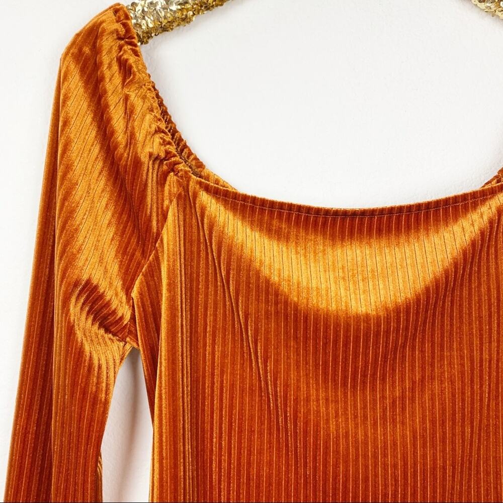 All In Favor • Long Sleeve Cutout Ribbed Top - Picture 5 of 12